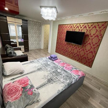 Apartamento Лермонтова 91 Pavlodar Exterior foto